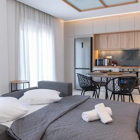 Apartment 30 Roses *